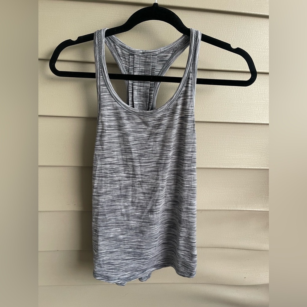 LULULEMON‎ Size 6 ? YOGI EVERYDAY TANK TOP Color Space Dye White Black Gray